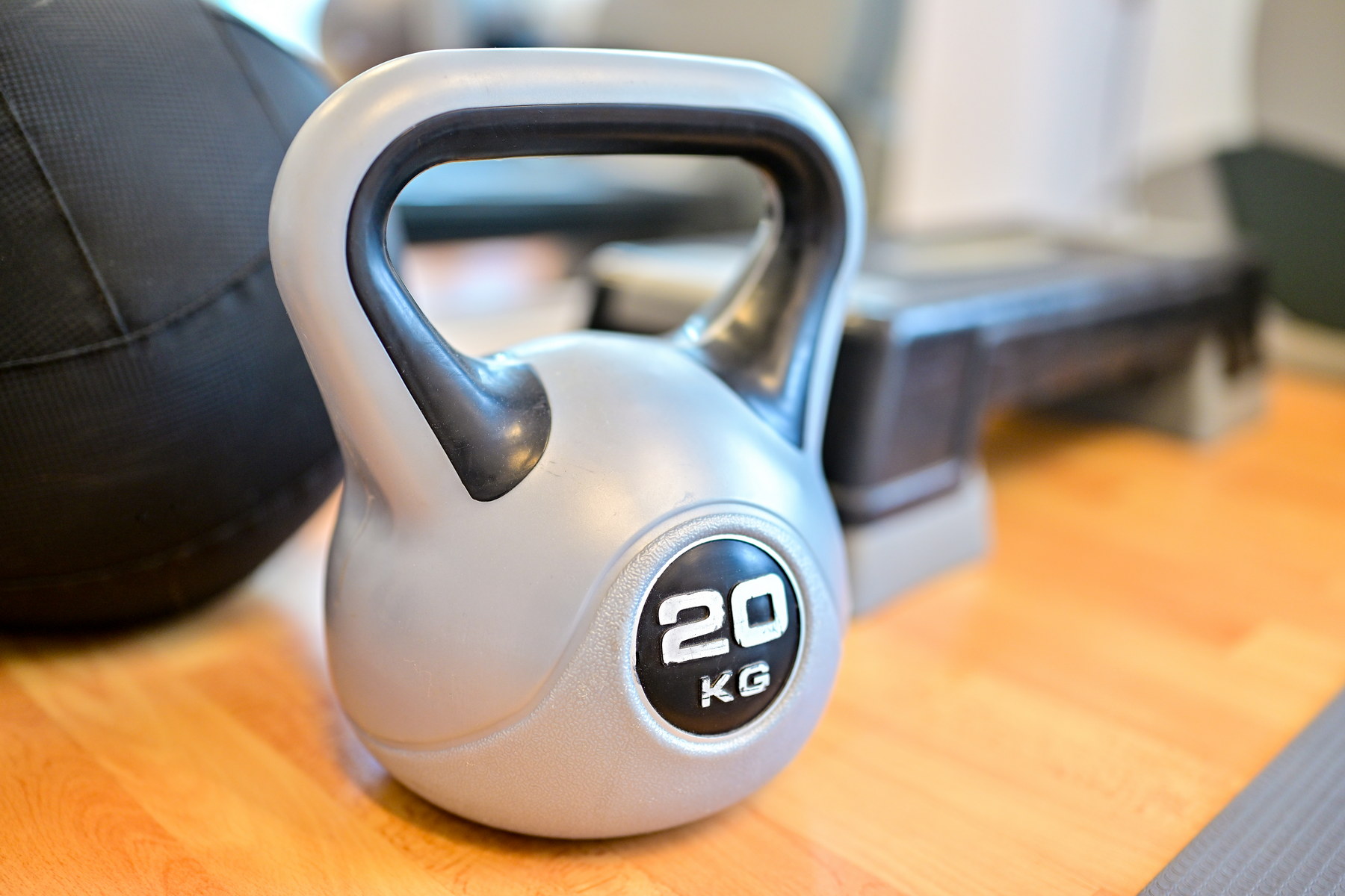 Trainingsbereich bei Full Balance in Menden mit Fitnessgeräten